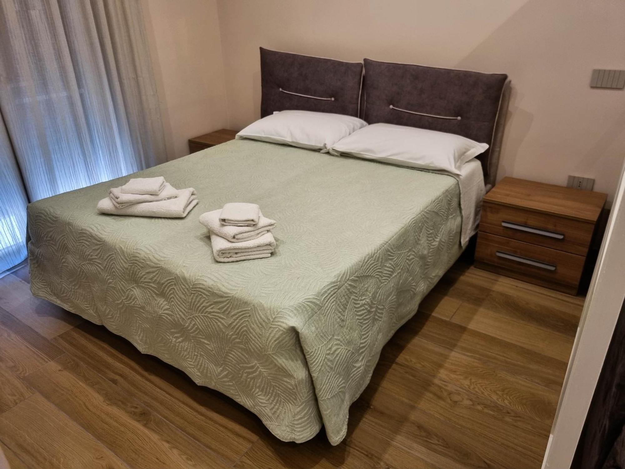 Home In Помпей Екстериор снимка