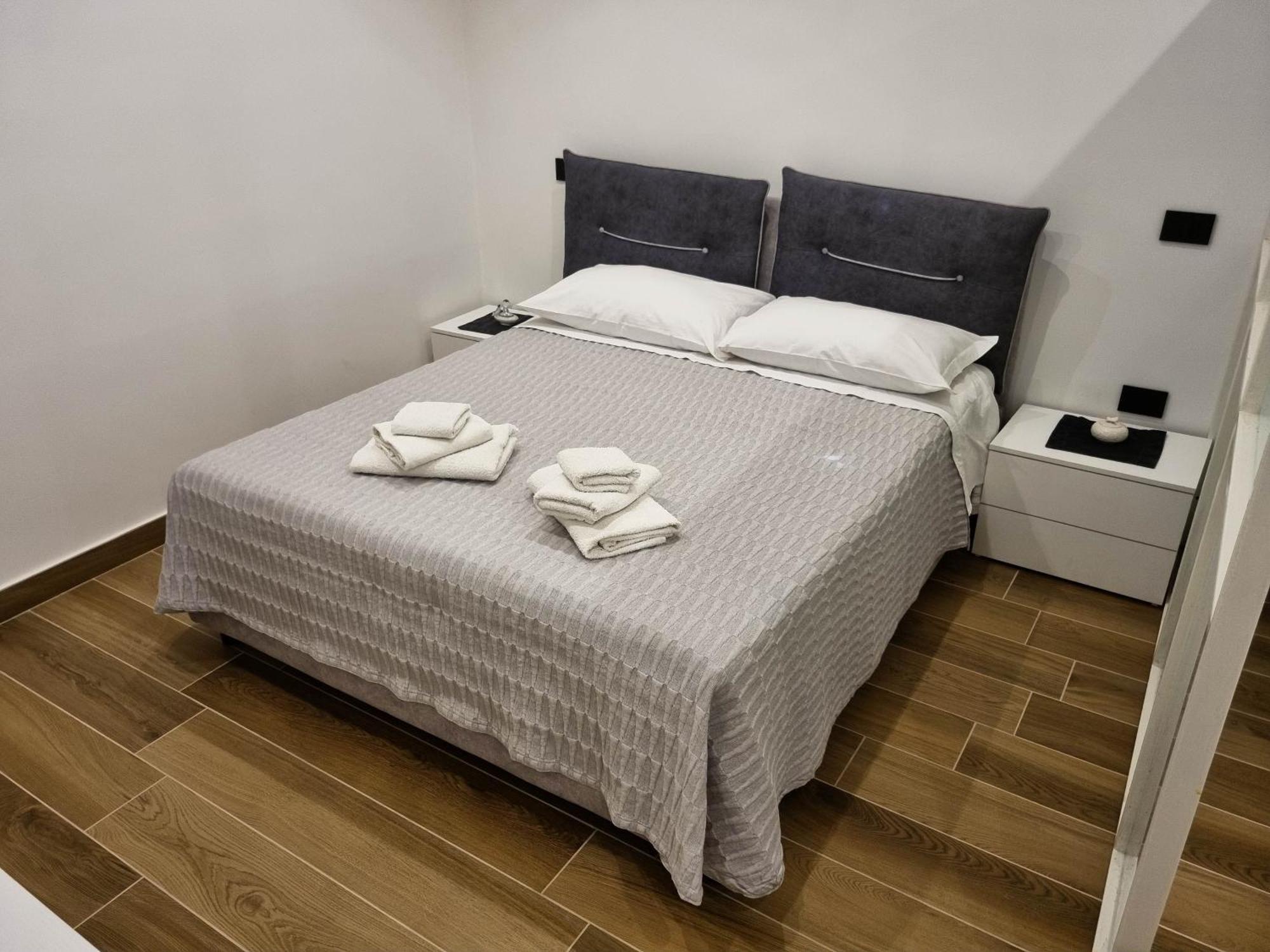 Home In Помпей Екстериор снимка